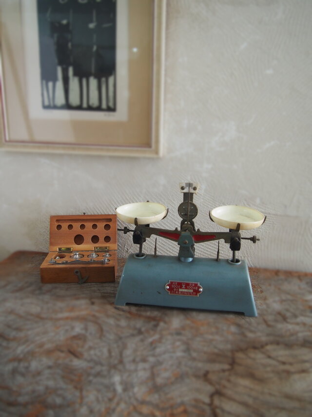 上皿天秤 分銅・錘付き木箱入り | iichi 日々の暮らしを心地よくする