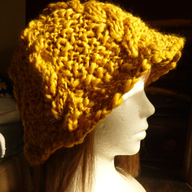 黄色のスラブヤーンのクロッシェ