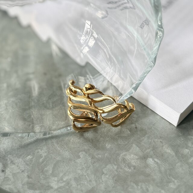 PM59-【 Monet 】モネ・ヴィンテージピアス 1970〜80's Cutout Gradient Half Hoop