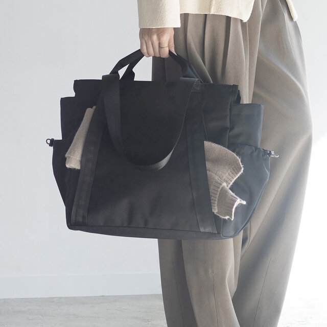 新色［Lサイズ］10ポケットトートバッグ 撥水加工リサイクルナイロン【ブラック】軽量大容量 14インチPC/A4 SDGs