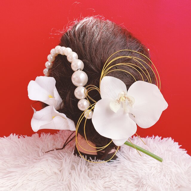 胡蝶蘭☆カラーリリィ☆成人式髪飾り☆卒業式髪飾り☆結婚式髪飾り☆白