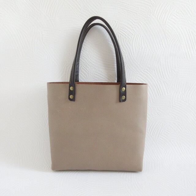 newデザイン♪《牛革》三角マチのオールドスクエアトート・シュリンク・0574