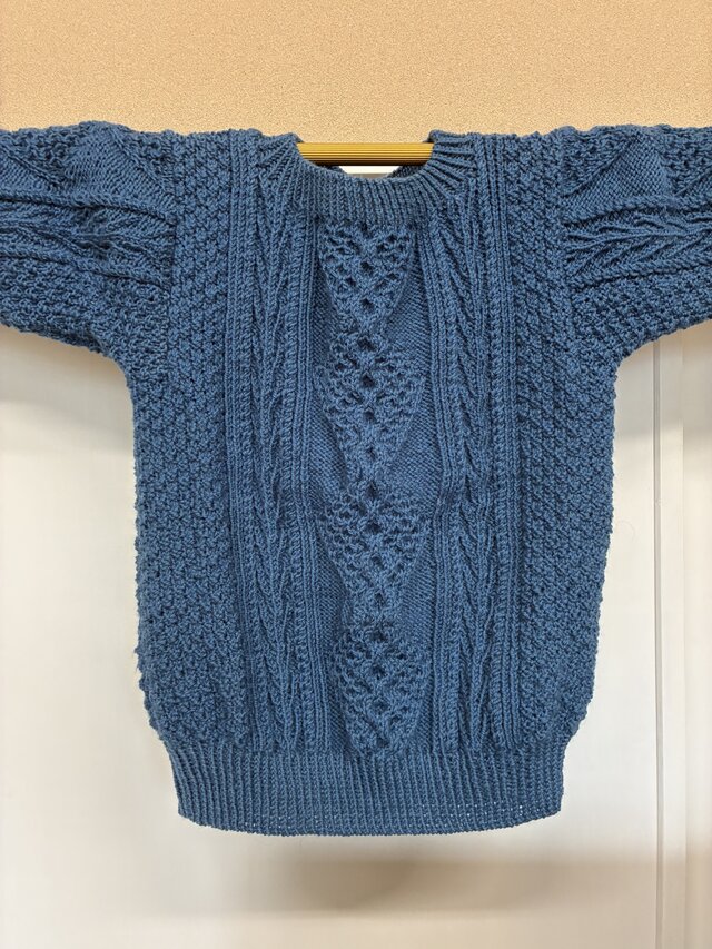 ネイビーブルーアランセーター