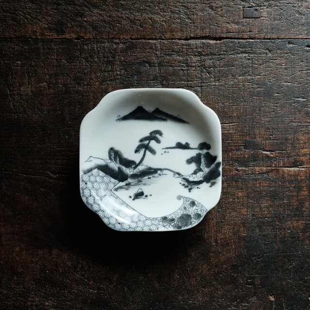 黒染付で素敵◆瀬戸焼　山水文黒染付印判中皿　骨董・antiques 古民家　古道具　大正~昭和初期