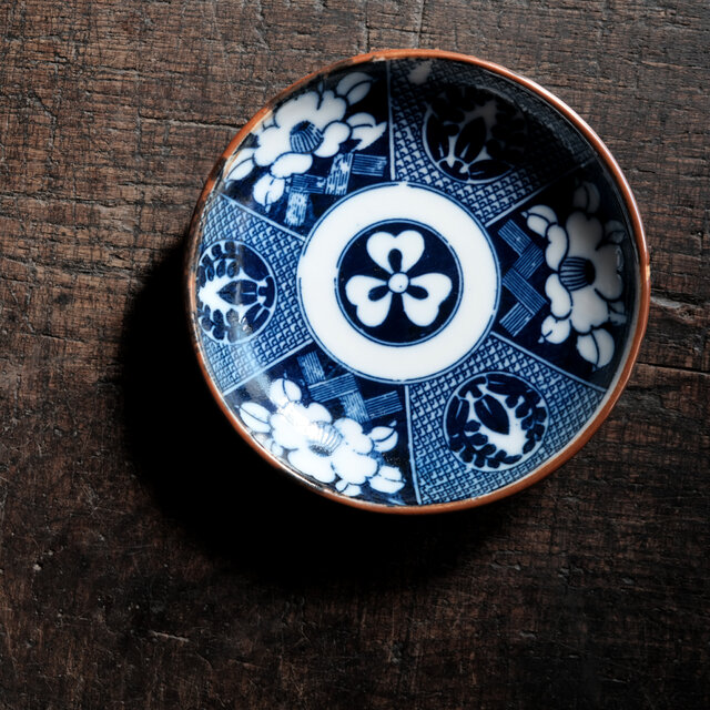 桐の花と牡丹◇骨董のある暮らしに。時代物 花文印判小皿 骨董
