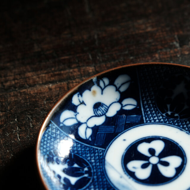 桐の花と牡丹◇骨董のある暮らしに。時代物 花文印判小皿 骨董