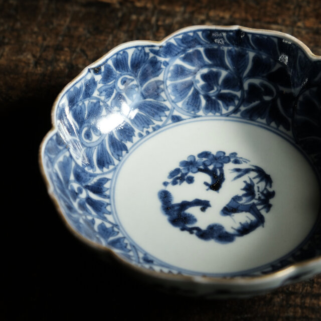 リーフ尽くし◇花形で素敵。成化年製 伊万里 染付金彩膾皿 骨董