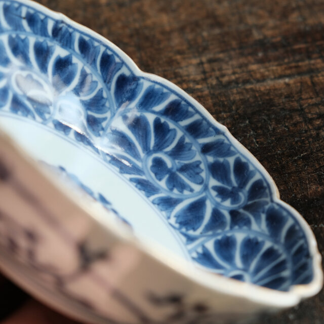 リーフ尽くし◇花形で素敵。成化年製 伊万里 染付金彩膾皿 骨董