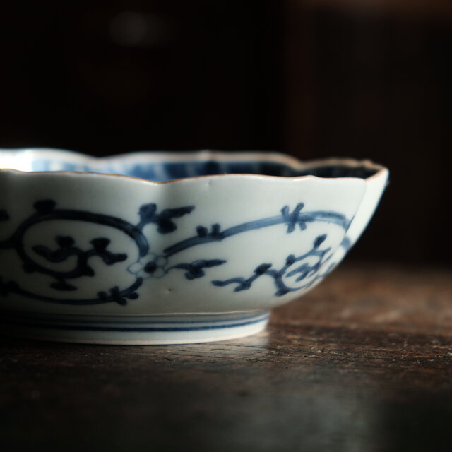 リーフ尽くし◇花形で素敵。成化年製 伊万里 染付金彩膾皿 骨董