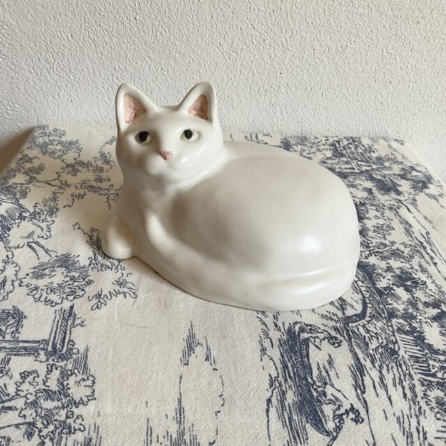 陶器の大きな白猫 | iichi 日々の暮らしを心地よくするハンドメイドや