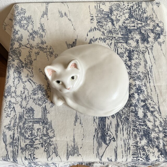 陶器の大きな白猫 | iichi 日々の暮らしを心地よくするハンドメイドや