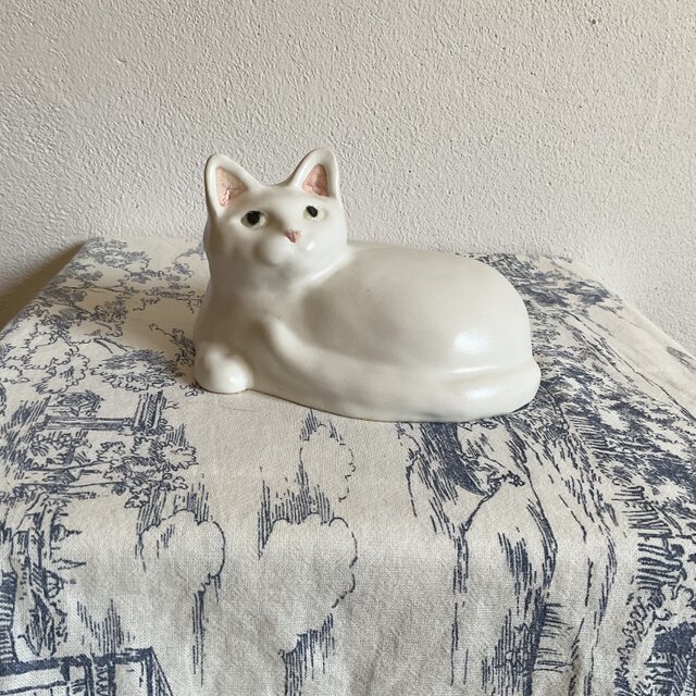 陶器の大きな白猫 | iichi 日々の暮らしを心地よくするハンドメイドや