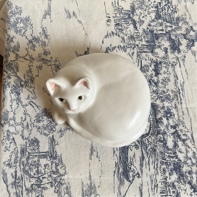 陶器の大きな白猫 | iichi 日々の暮らしを心地よくするハンドメイドや