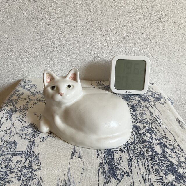 陶器の大きな白猫 | iichi 日々の暮らしを心地よくするハンドメイドや