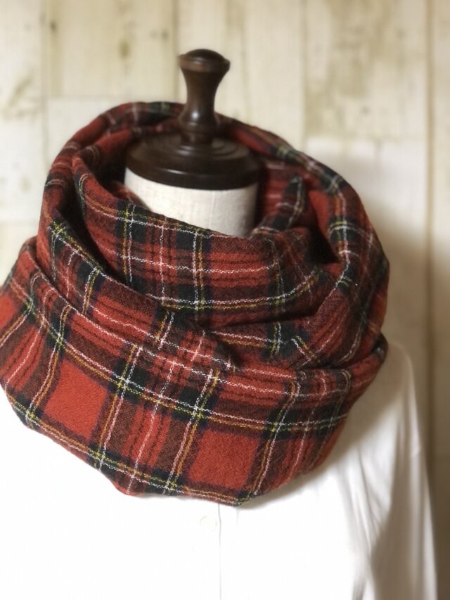 メチャ軽❣️ピュアウールガーゼ二重巻きスヌード❤️クラシカルタータンチェック（べんがら色）