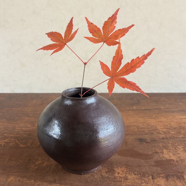 黒泥土丸花入｜一輪挿し ミニ花入 ミニミニ花瓶 ミニミニ花入 花入れ