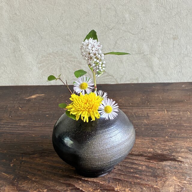 黒泥土丸花入｜一輪挿し ミニ花入 ミニミニ花瓶 ミニミニ花入 花入れ