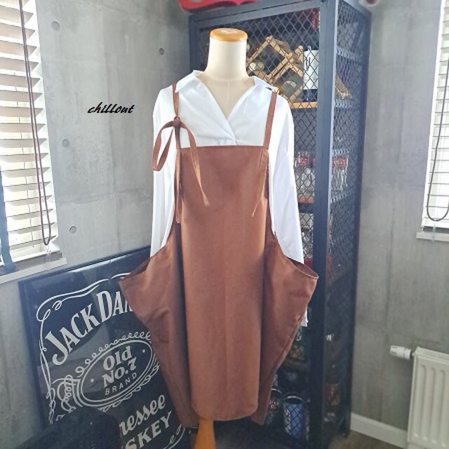 背中がかわいい】エプロンドレス：ブラウン：コットン【1027】 | iichi