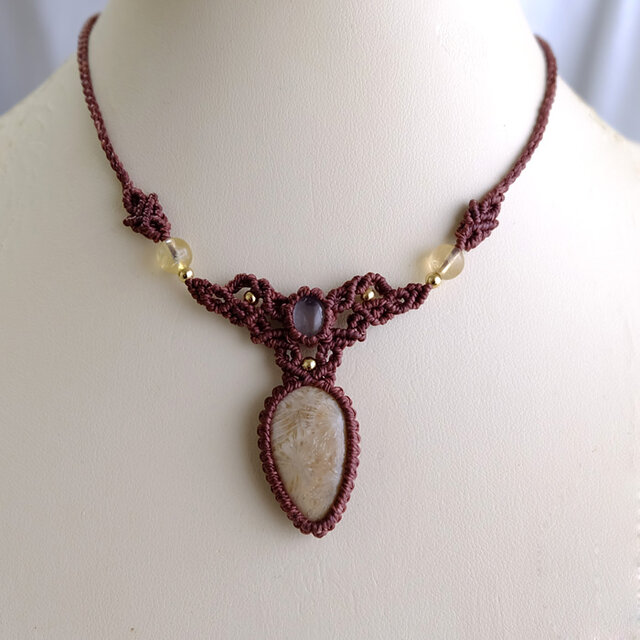 フォッシルコーラル（インドネシア産）・水晶（ブラジル産）・天然