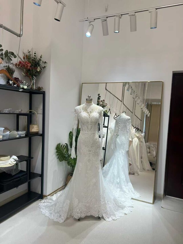 ウェディングドレス ハイネック 長袖 マーメイド 贅沢な小花総レース 結婚式 優雅なシルエット 韓国風ドレス