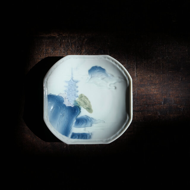 陽刻で五重塔と山水◆時代物　陽刻色絵中皿　antiques レトロ　古民家　古道具　昭和初期