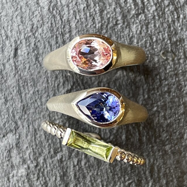 タンザナイト ペアシェイプカット 0.9ct 変形印台 シルバーSV925リング