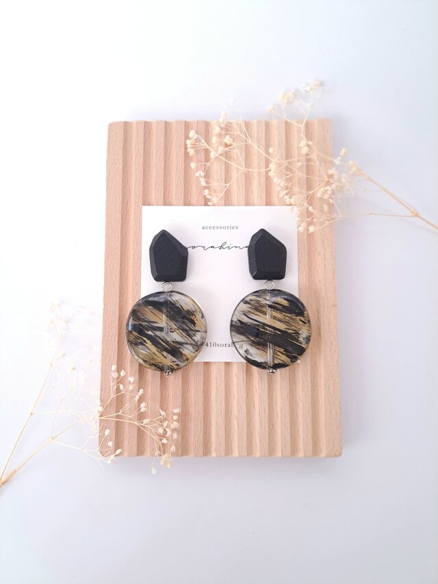 ★c　"個性惹かれるアクセサリー…"　秋　冬　大ぶり　ゆらゆら揺れる　天然素材　シルバー　ピアス／イヤリング