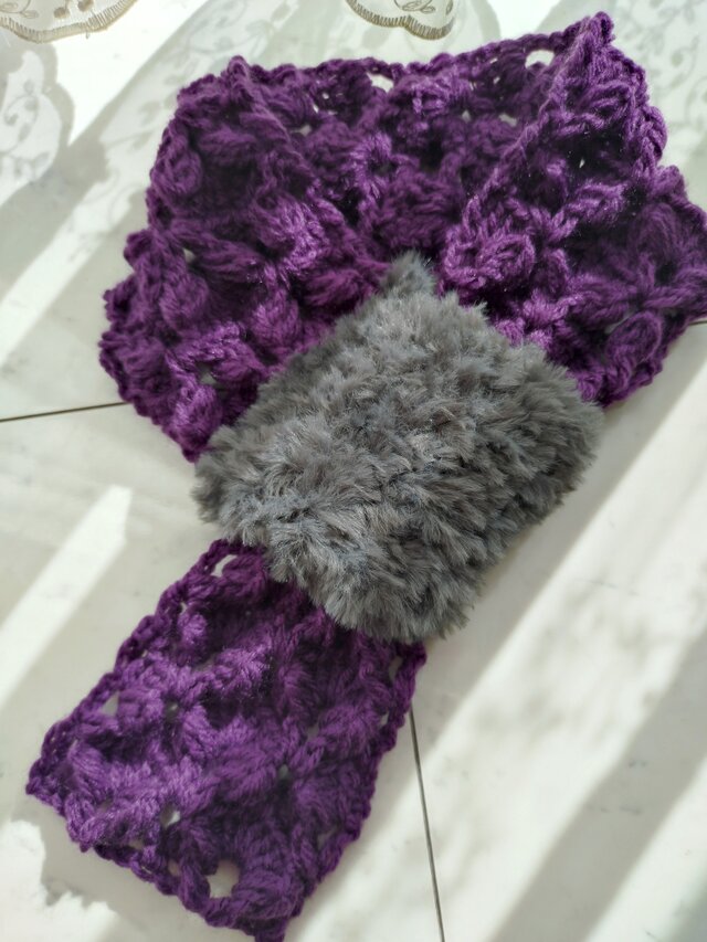 【お客様の声から生まれた】マフラー ファー バタフライ ショート ループ 紫 パープル 手編み 編み物 編み