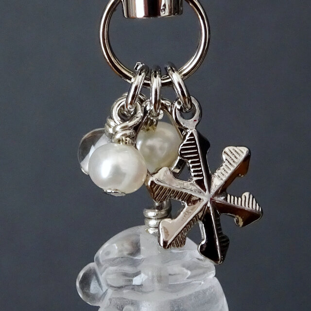 雪だるま水晶のストラップ《MA-117》 | iichi 日々の暮らしを心地よく