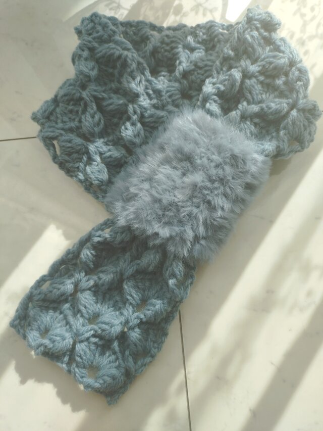 【お客様の声から生まれた】マフラー ファー バタフライ ショート ループ 花 柄 模様 水色 ブルー 手編み 編み物 編み