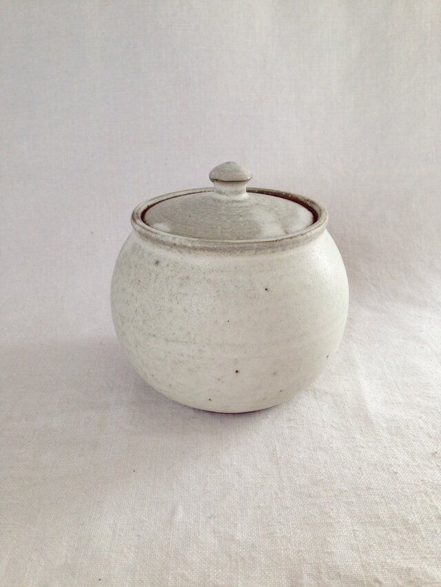 蓋物A(白マット)赤荒土