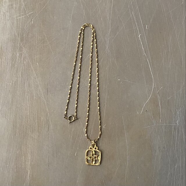 Vintage 70s-80s USA botanical flower design necklace