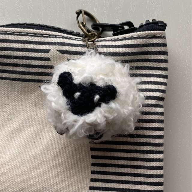 羊のキーホルダー④（ホワイト）