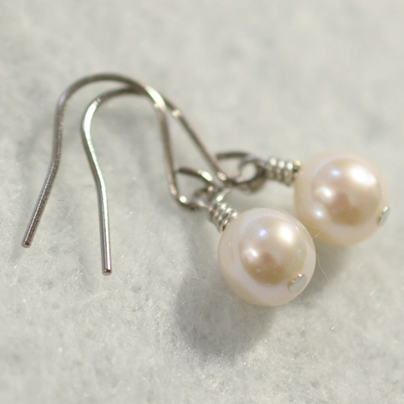 チタンピアス・淡水パール（6mm）