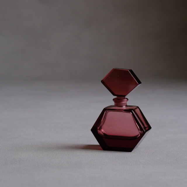 アンティーク　香水瓶 セピア色ラベルの香水瓶 | Ô BEL INVENTAIRE