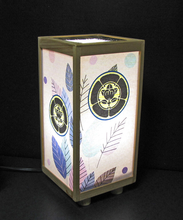 ◇『五瓜に橘』家紋の宿り木／至福の灯かり・心温まるひと時／25-52