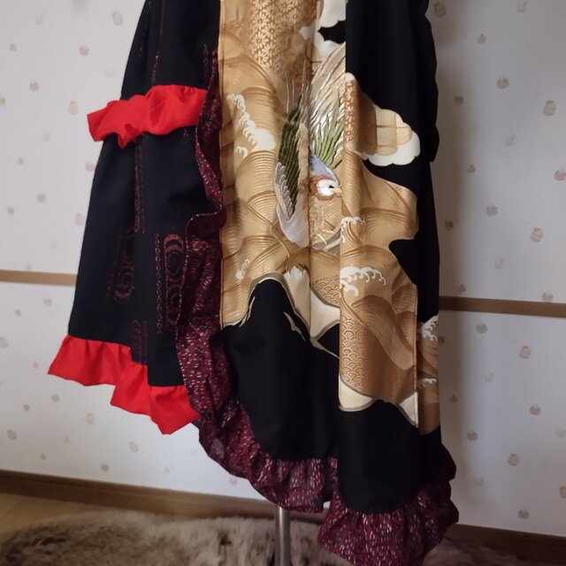 着物リメイク 目の前が赤く染まるワンピース | iichi 日々の暮らしを