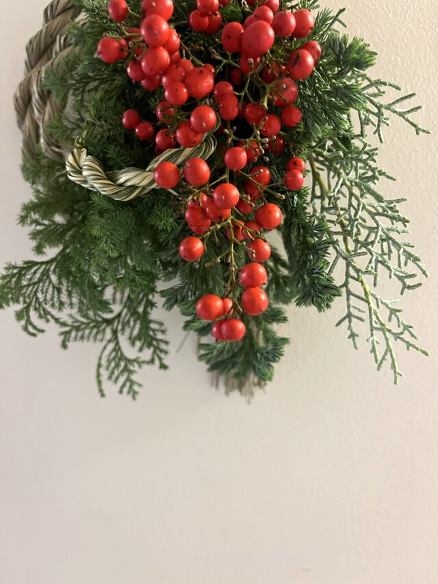 しめ縄.お正月飾り ~南天とカレックスの乄縄 | iichi 日々の暮らしを