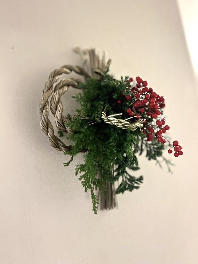 しめ縄.お正月飾り ~南天とカレックスの乄縄 | iichi 日々の暮らしを