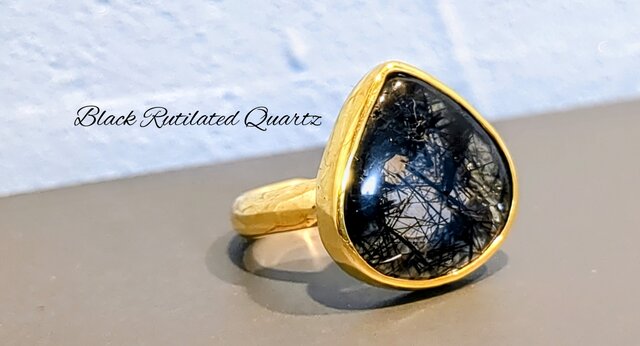 最新作「ブラックルチルクォーツ」の天然石リング | iichi 日々の