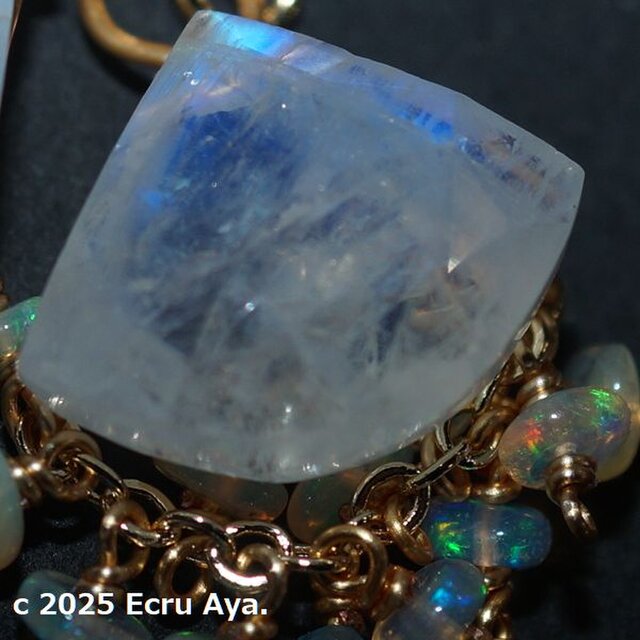 【for Kaya様】アイオライトＰＴ　レインボームーンストーン ピアスチャーム for Kaya様】アイオライトPT レインボームーンストーン ピアス