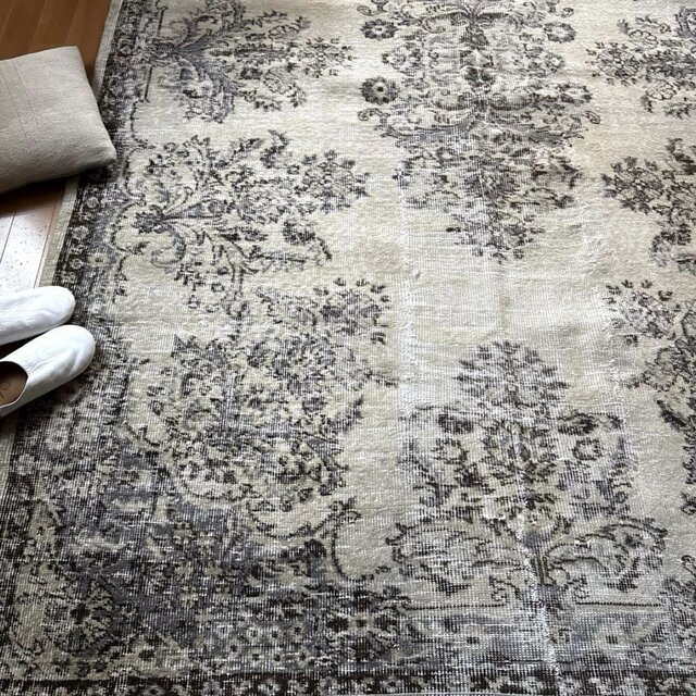 美品　超大判167×257 グレイ×クリーム　ボタニカル　トルコヴィンテージラグ 美品 超大判167×257 グレイ×クリーム ボタニカル トルコヴィンテージ