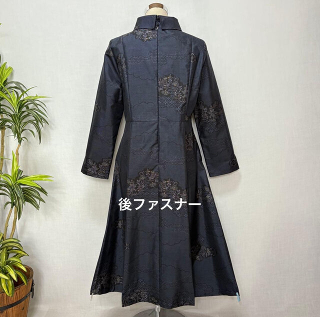 着物リメイク 大島紬花柄ワンピース 雲取文様 2WAY Aライン ゆったり L 着物リメイク 大島紬花柄ワンピース 雲取文様 2WAY Aライン ゆったり L