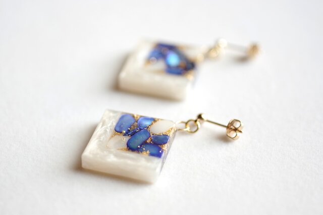 青山葵/まとめ商品/11点/レジンピアス レジンアート スクエアピアス〈囁き貝・ラピスラズリ〉 | iichi 日々の