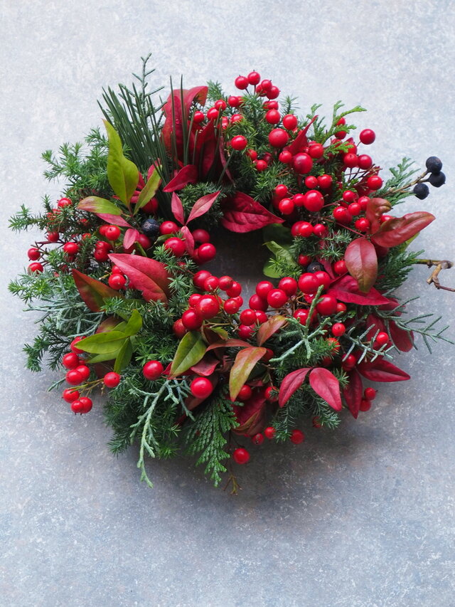 南天と黒松のミニリース20cm | iichi 日々の暮らしを心地よくする