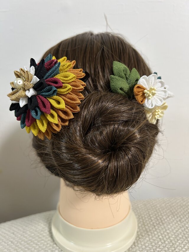 黄土と深緑のつまみ細工 半クスかんざし小花コームセット | iichi 日々