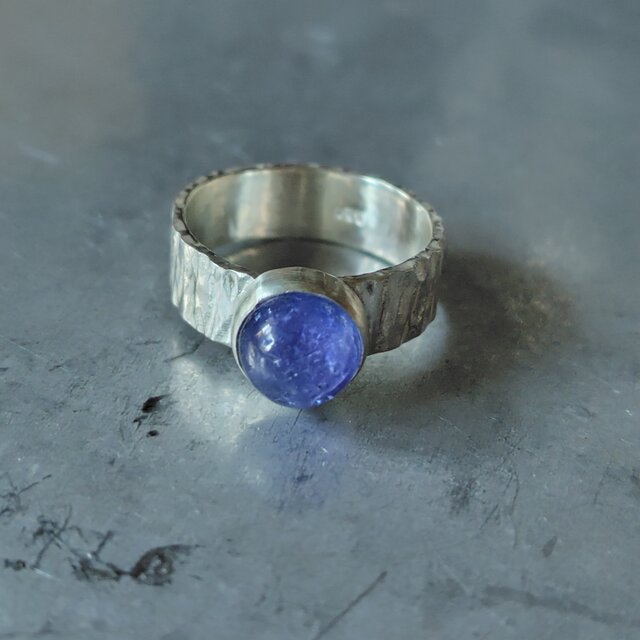 タンザナイトシルバーリング#13.5〜14 | iichi 日々の暮らしを心地よく
