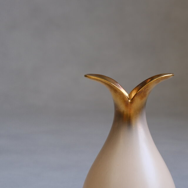 Ü-Keramik】ドイツ製 / ヴィンテージ / 陶器花瓶 / アイボリー | iichi