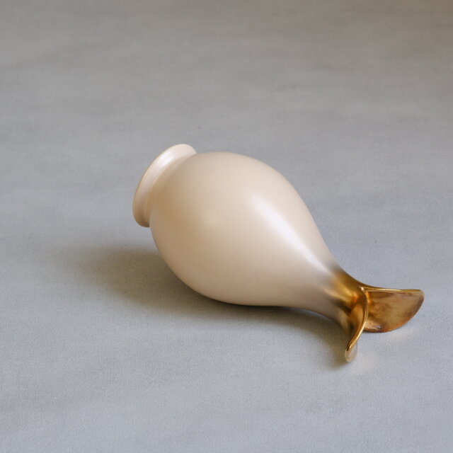 Ü-Keramik】ドイツ製 / ヴィンテージ / 陶器花瓶 / アイボリー | iichi