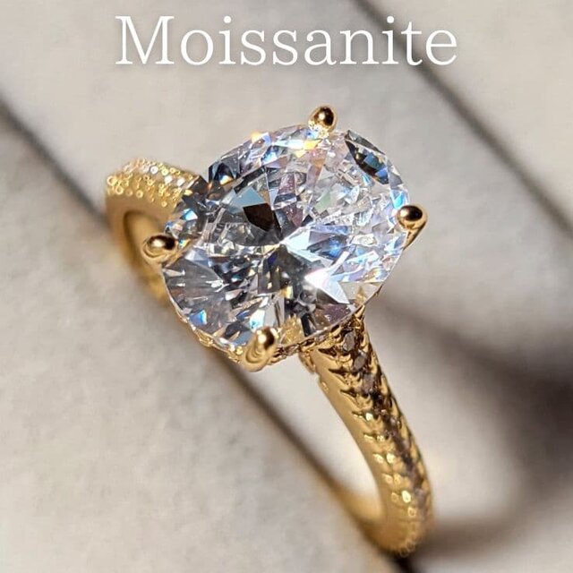 最高品質 モアサナイト 人工ダイヤ オーバルダイヤ リング ゴールド